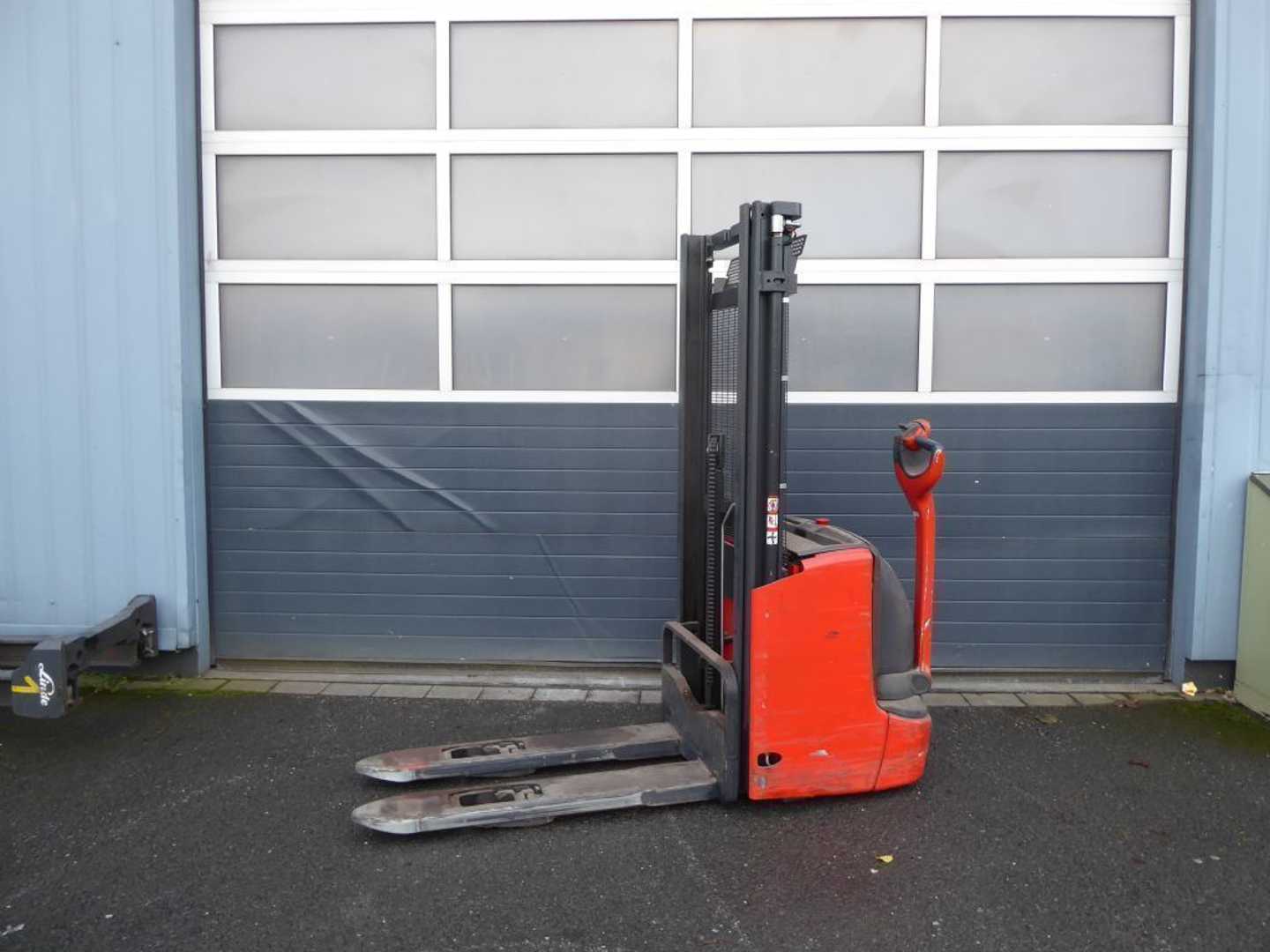 Used Forklift Linde L12L Aukšto kėlimo krautuvas su grąžulu (Image 1) Used Forklift Linde L12L Aukšto kėlimo krautuvas su grąžulu (Image 1)