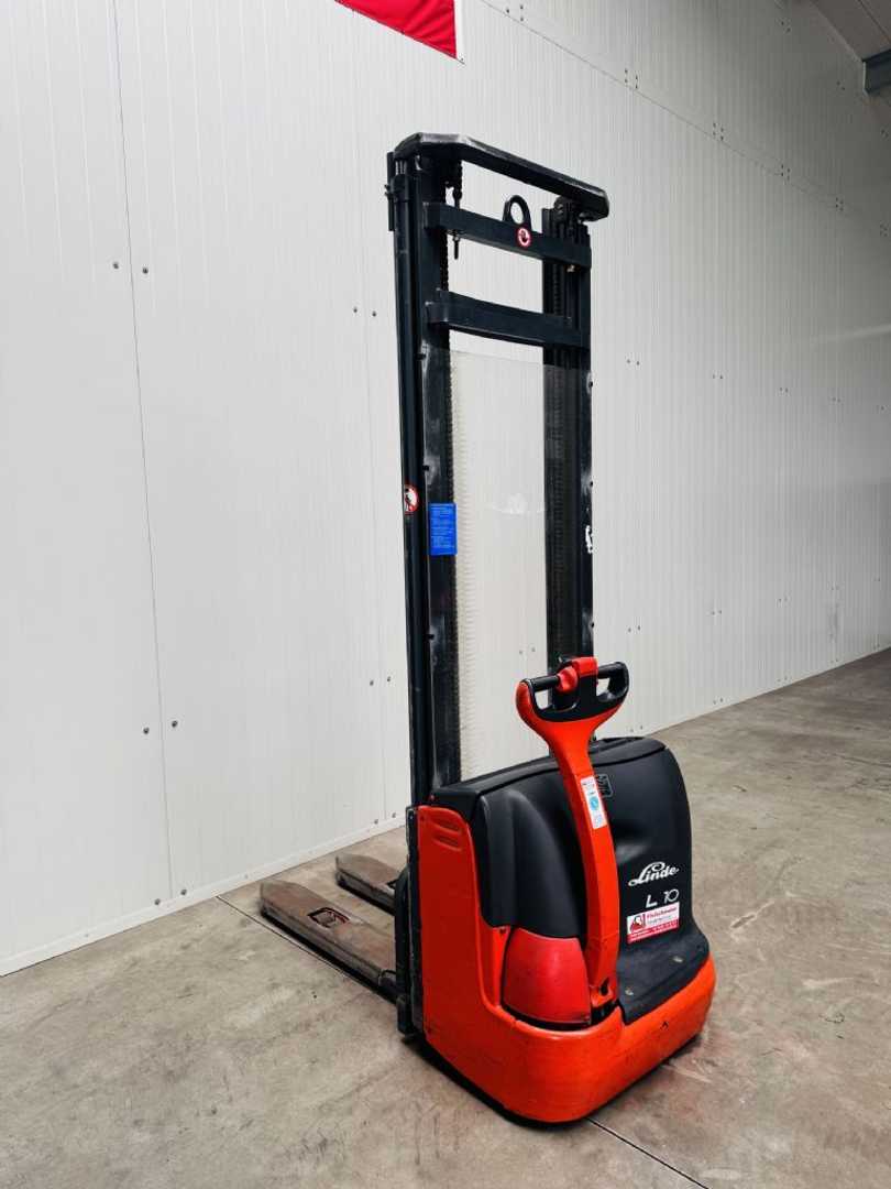 Used Forklift Linde L 10 Aukšto kėlimo krautuvas su grąžulu (Image 2) Used Forklift Linde L 10 Aukšto kėlimo krautuvas su grąžulu (Image 2)