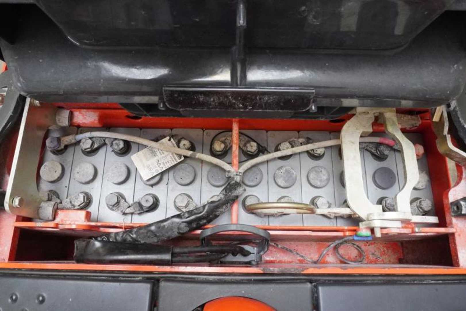 Used Forklift Linde L 12 L HP 133 Aukšto kėlimo krautuvas su grąžulu (Image 4) Used Forklift Linde L 12 L HP 133 Aukšto kėlimo krautuvas su grąžulu (Image 4)