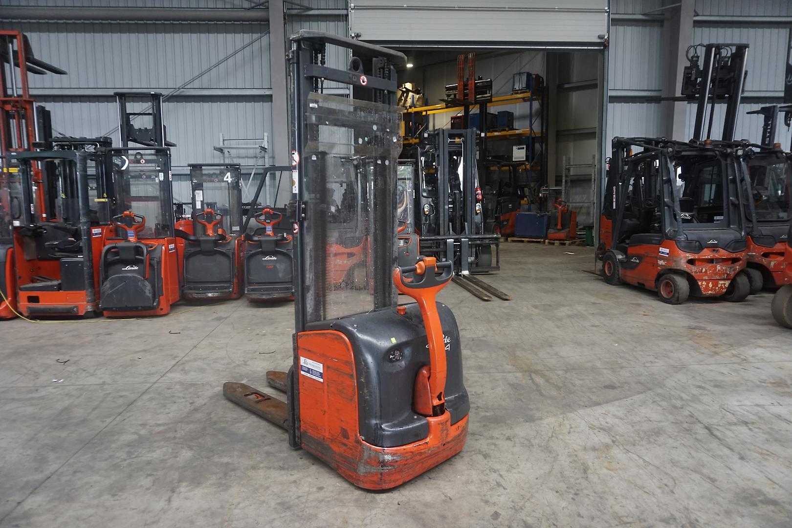 Used Forklift Linde L 14 - 3.910mm Hubhöhe Aukšto kėlimo krautuvas su grąžulu (Image 5) Used Forklift Linde L 14 - 3.910mm Hubhöhe Aukšto kėlimo krautuvas su grąžulu (Image 5)