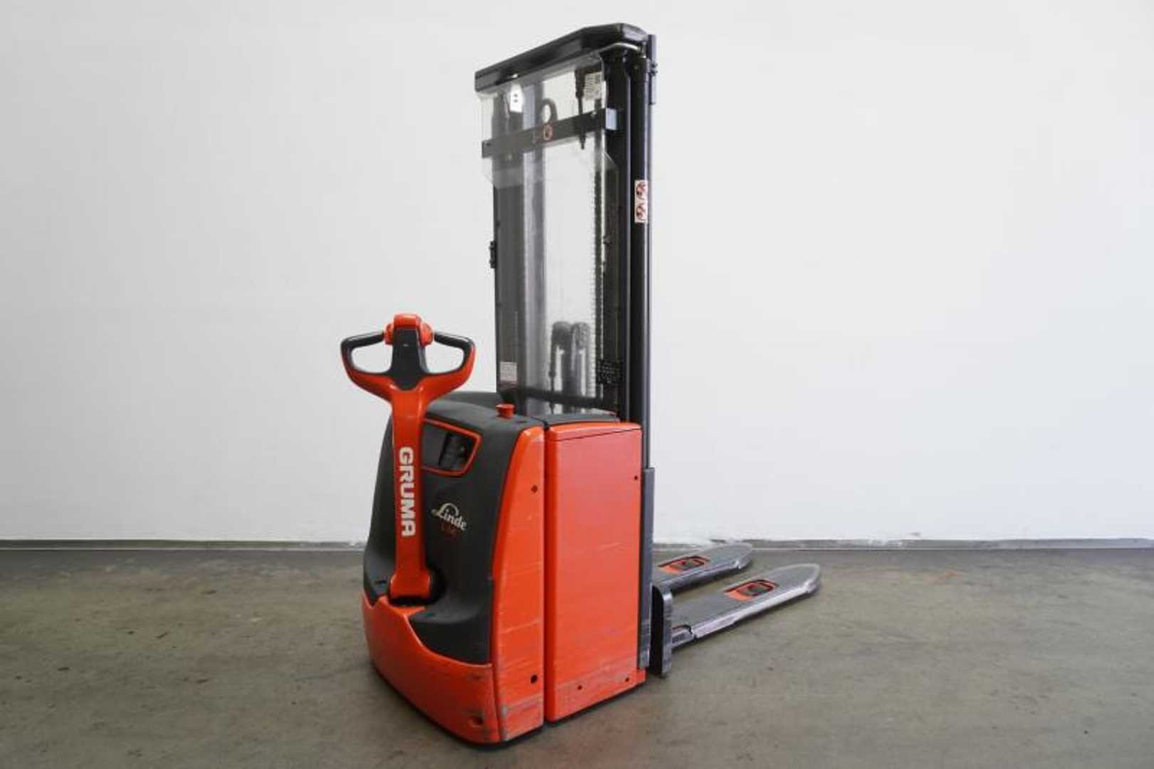 Used Forklift Linde L 14 1173 Aukšto kėlimo krautuvas su grąžulu (Image 1) Used Forklift Linde L 14 1173 Aukšto kėlimo krautuvas su grąžulu (Image 1)