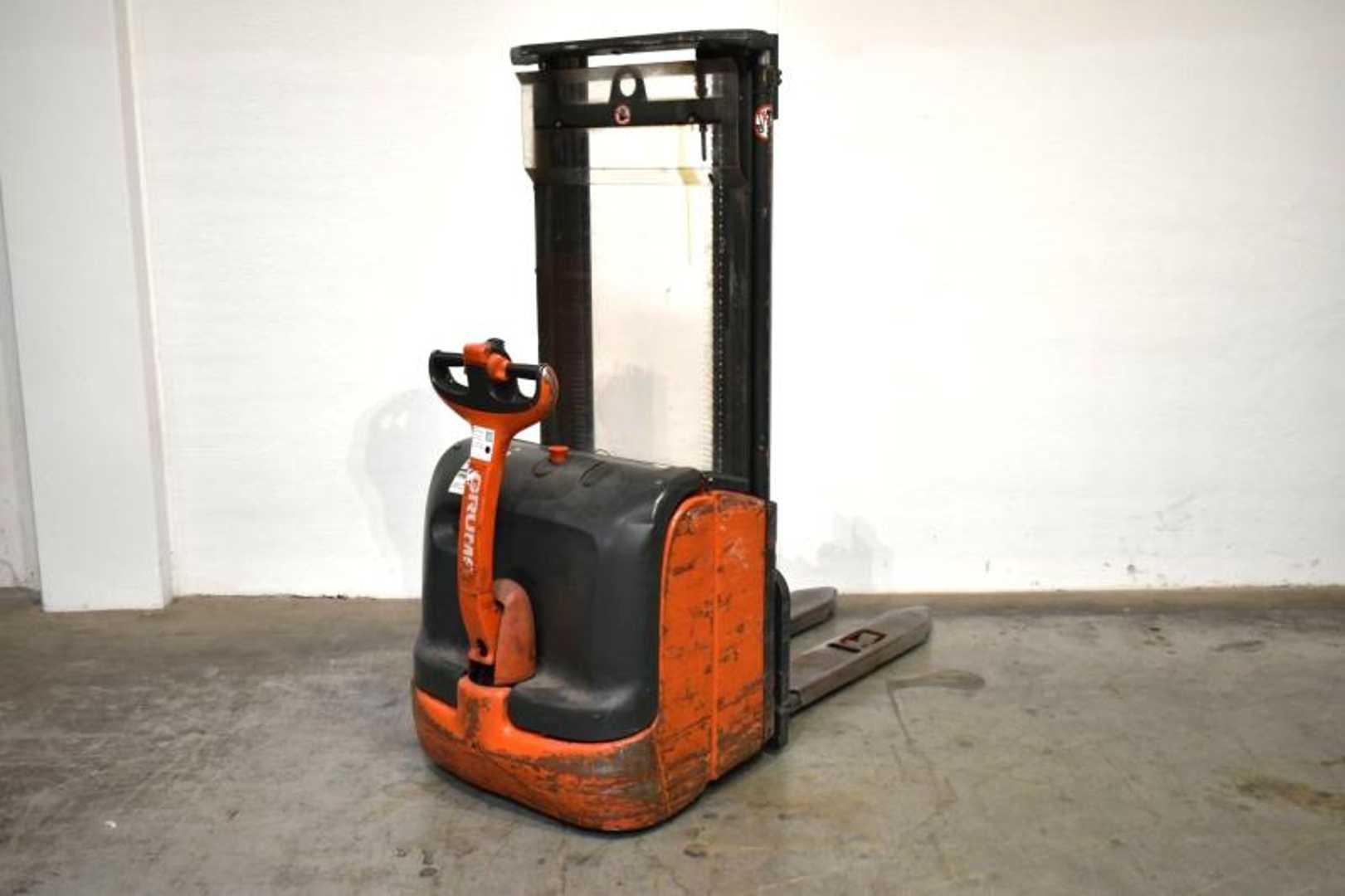 Used Forklift Linde L 14 i 372 Aukšto kėlimo krautuvas su grąžulu (Image 1) Used Forklift Linde L 14 i 372 Aukšto kėlimo krautuvas su grąžulu (Image 1)