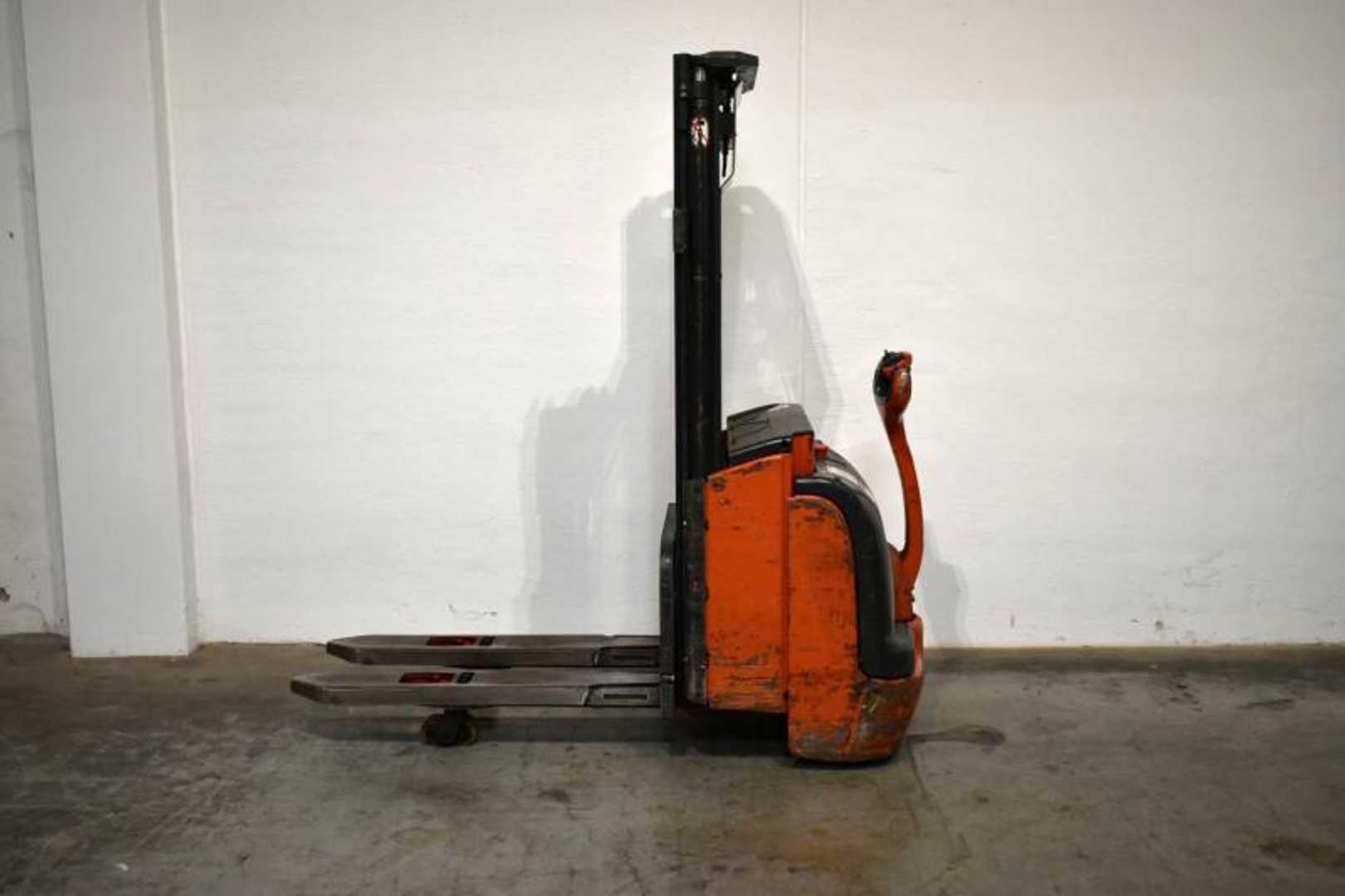 Used Forklift Linde L 14 i 372 Aukšto kėlimo krautuvas su grąžulu (Image 4) Used Forklift Linde L 14 i 372 Aukšto kėlimo krautuvas su grąžulu (Image 4)