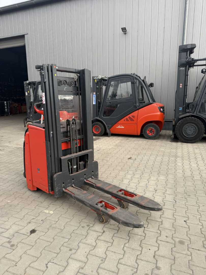 Used Forklift Linde L14API Aukšto kėlimo krautuvas su grąžulu (Image 4) Used Forklift Linde L14API Aukšto kėlimo krautuvas su grąžulu (Image 4)