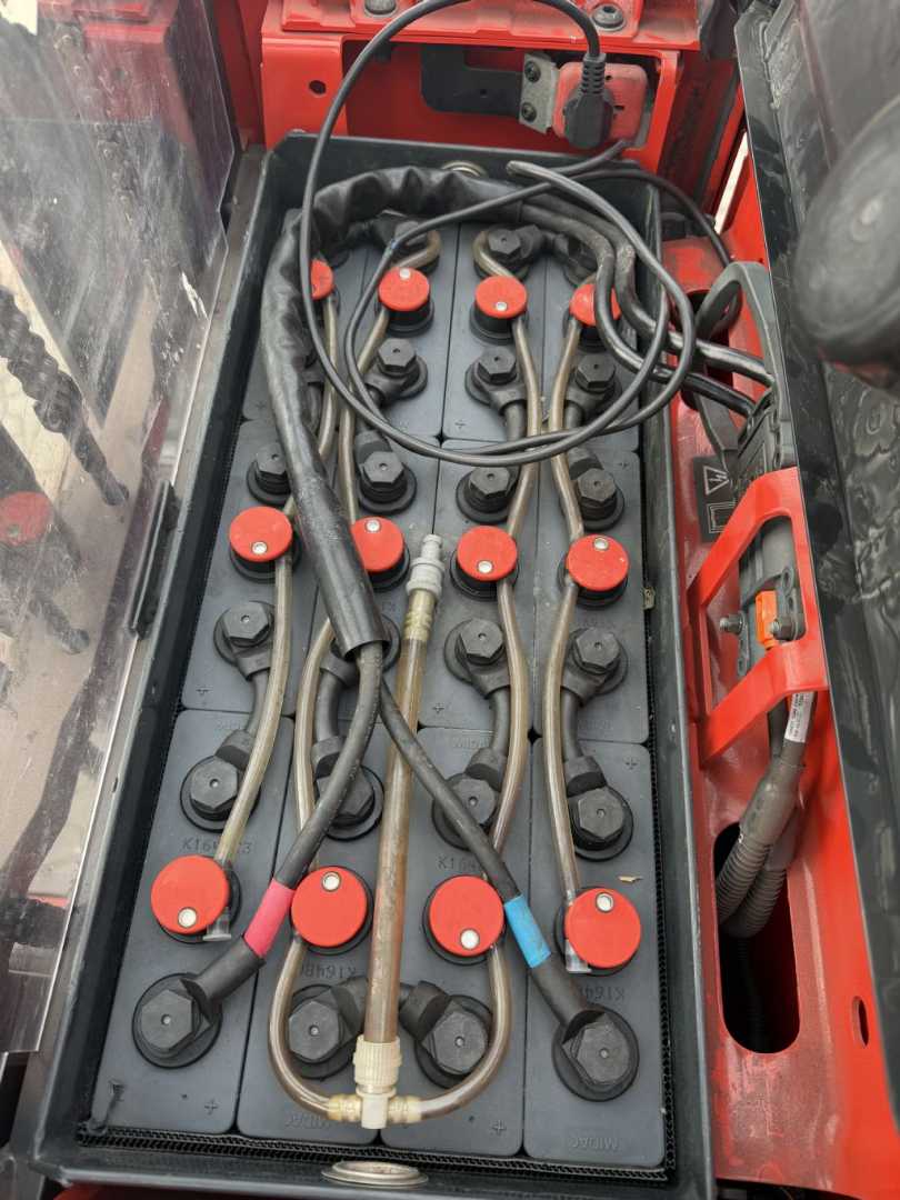 Used Forklift Linde L14API Aukšto kėlimo krautuvas su grąžulu (Image 7) Used Forklift Linde L14API Aukšto kėlimo krautuvas su grąžulu (Image 7)