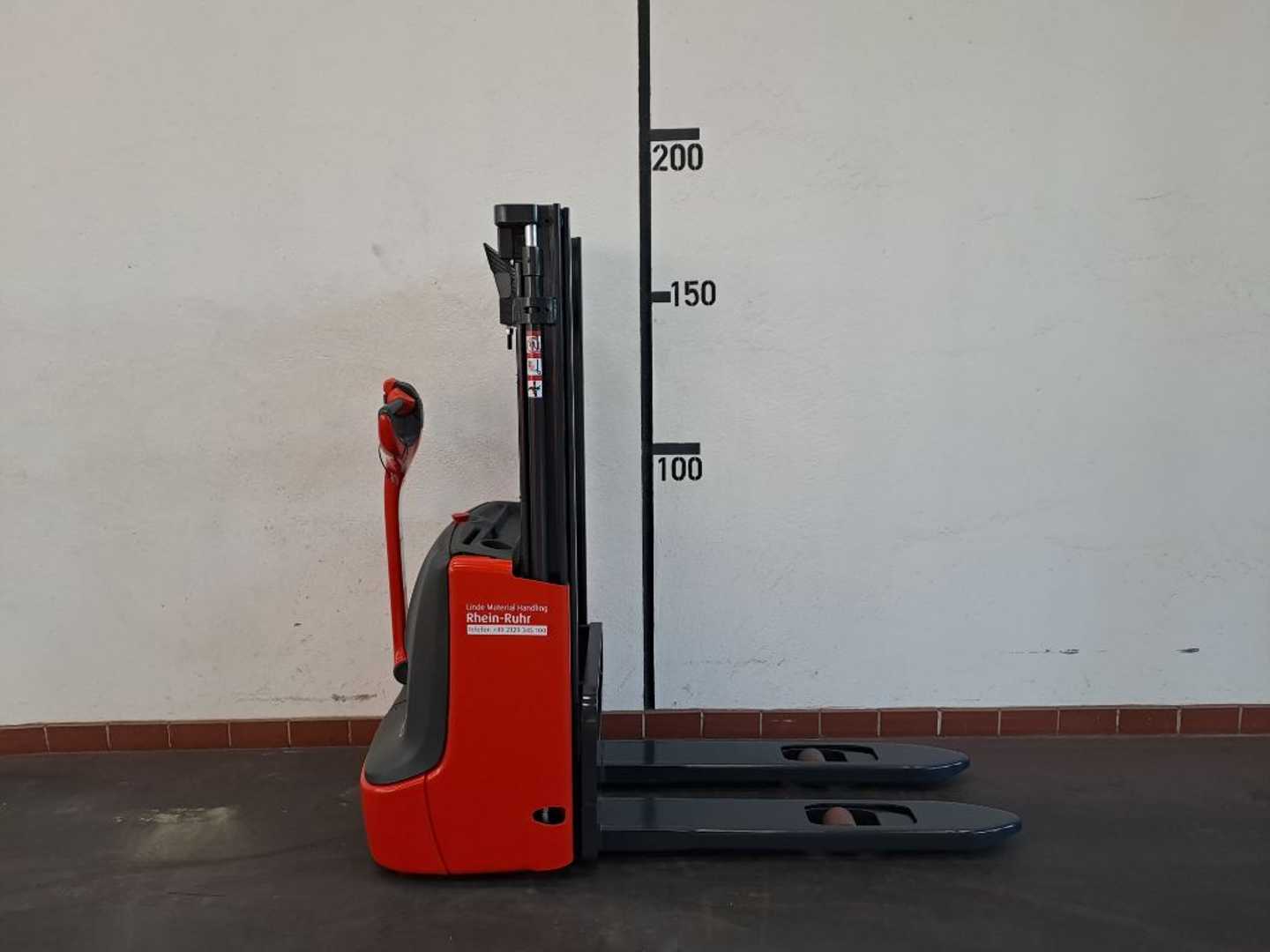 Used Forklift Linde L10 Aukšto kėlimo krautuvas su grąžulu (Image 1)
