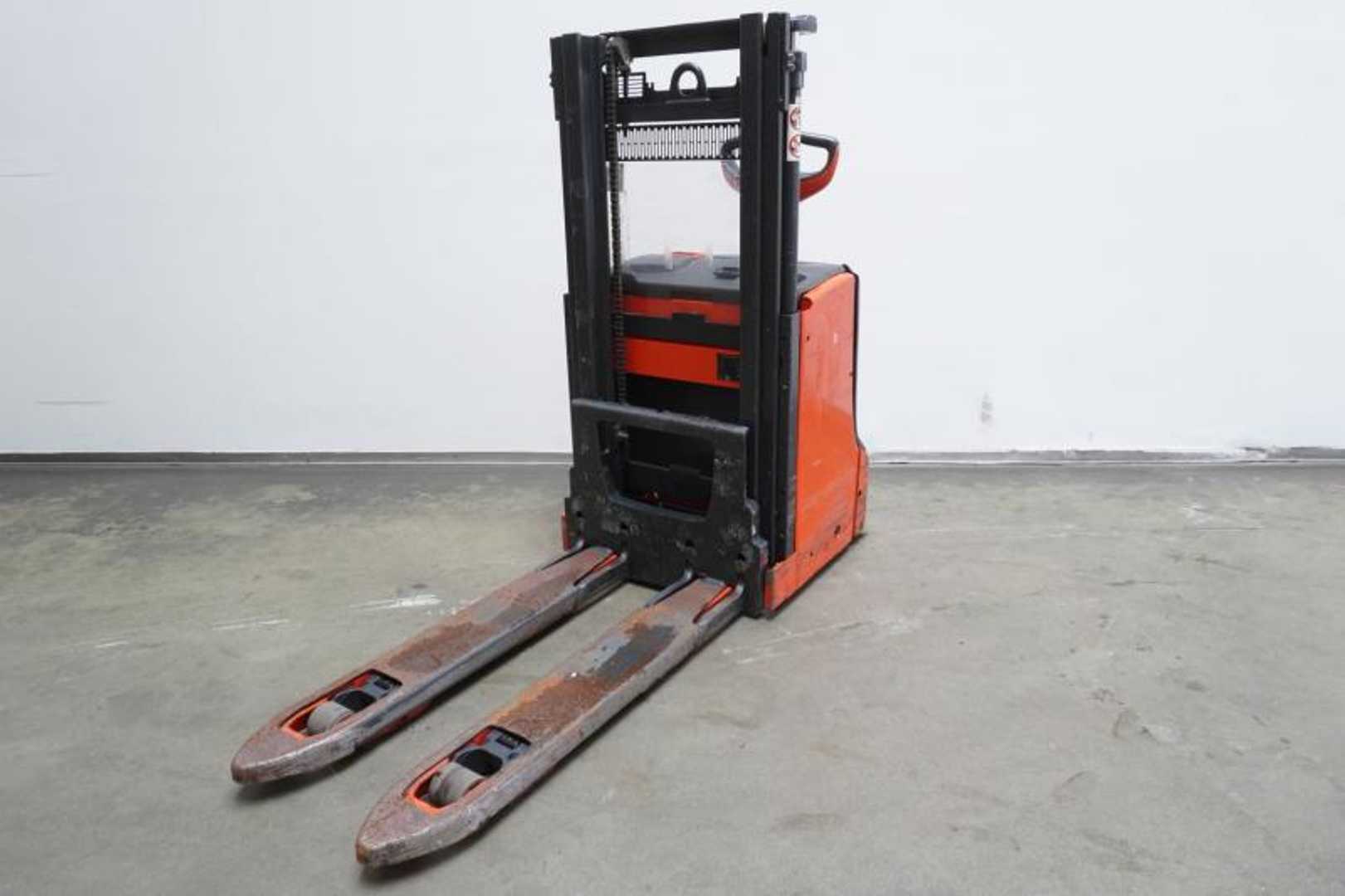 Used Forklift Linde D 08 1160 Aukšto kėlimo krautuvas su grąžulu (Image 2) Used Forklift Linde D 08 1160 Aukšto kėlimo krautuvas su grąžulu (Image 2)