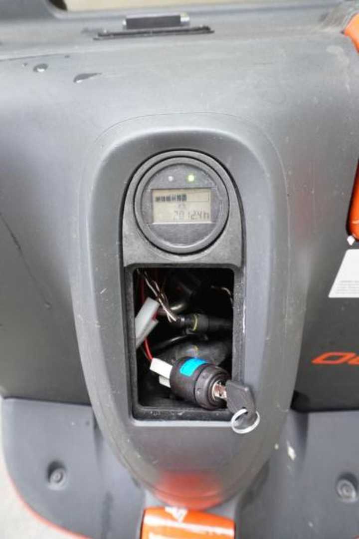 Used Forklift Linde D 08 1160 Aukšto kėlimo krautuvas su grąžulu (Image 5) Used Forklift Linde D 08 1160 Aukšto kėlimo krautuvas su grąžulu (Image 5)