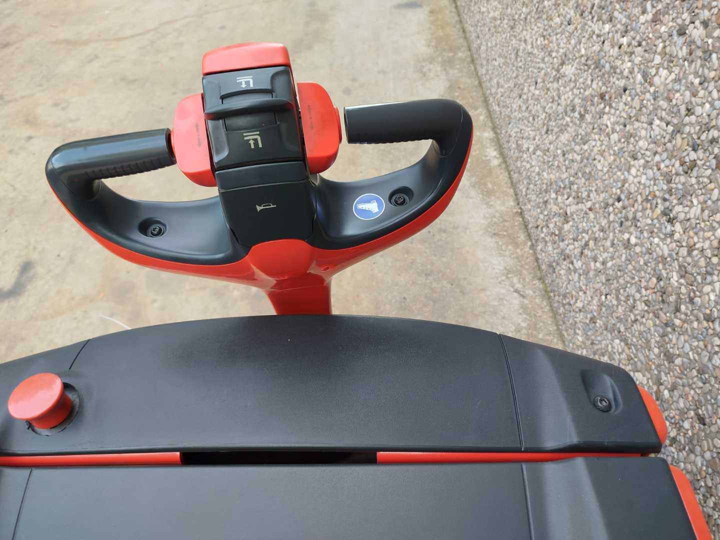 Used Forklift Linde L14 Aukšto kėlimo krautuvas su grąžulu (Image 5) Used Forklift Linde L14 Aukšto kėlimo krautuvas su grąžulu (Image 5)