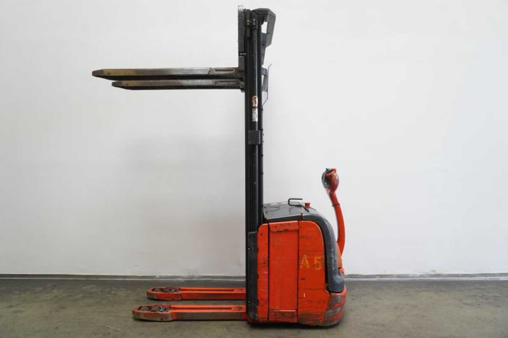 Used Forklift Linde L 14 i 372 Aukšto kėlimo krautuvas su grąžulu (Image 3) Used Forklift Linde L 14 i 372 Aukšto kėlimo krautuvas su grąžulu (Image 3)