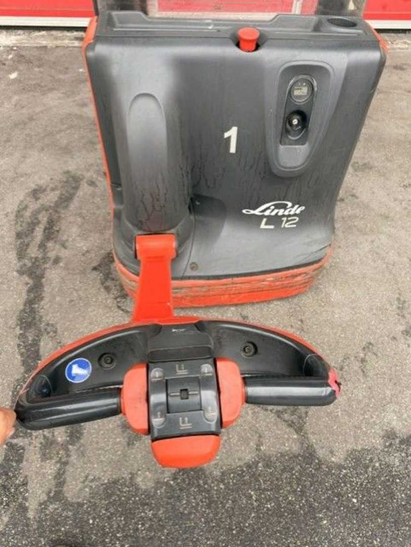 Used Forklift Linde L12 Aukšto kėlimo krautuvas su grąžulu (Image 5) Used Forklift Linde L12 Aukšto kėlimo krautuvas su grąžulu (Image 5)