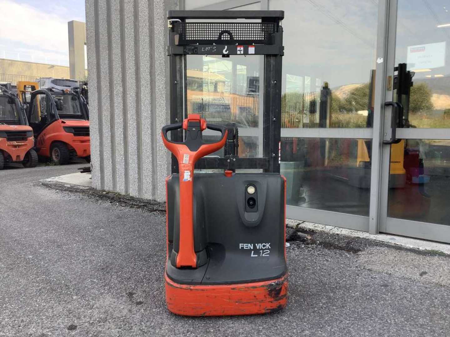 Used Forklift Linde L12 Aukšto kėlimo krautuvas su grąžulu (Image 4)