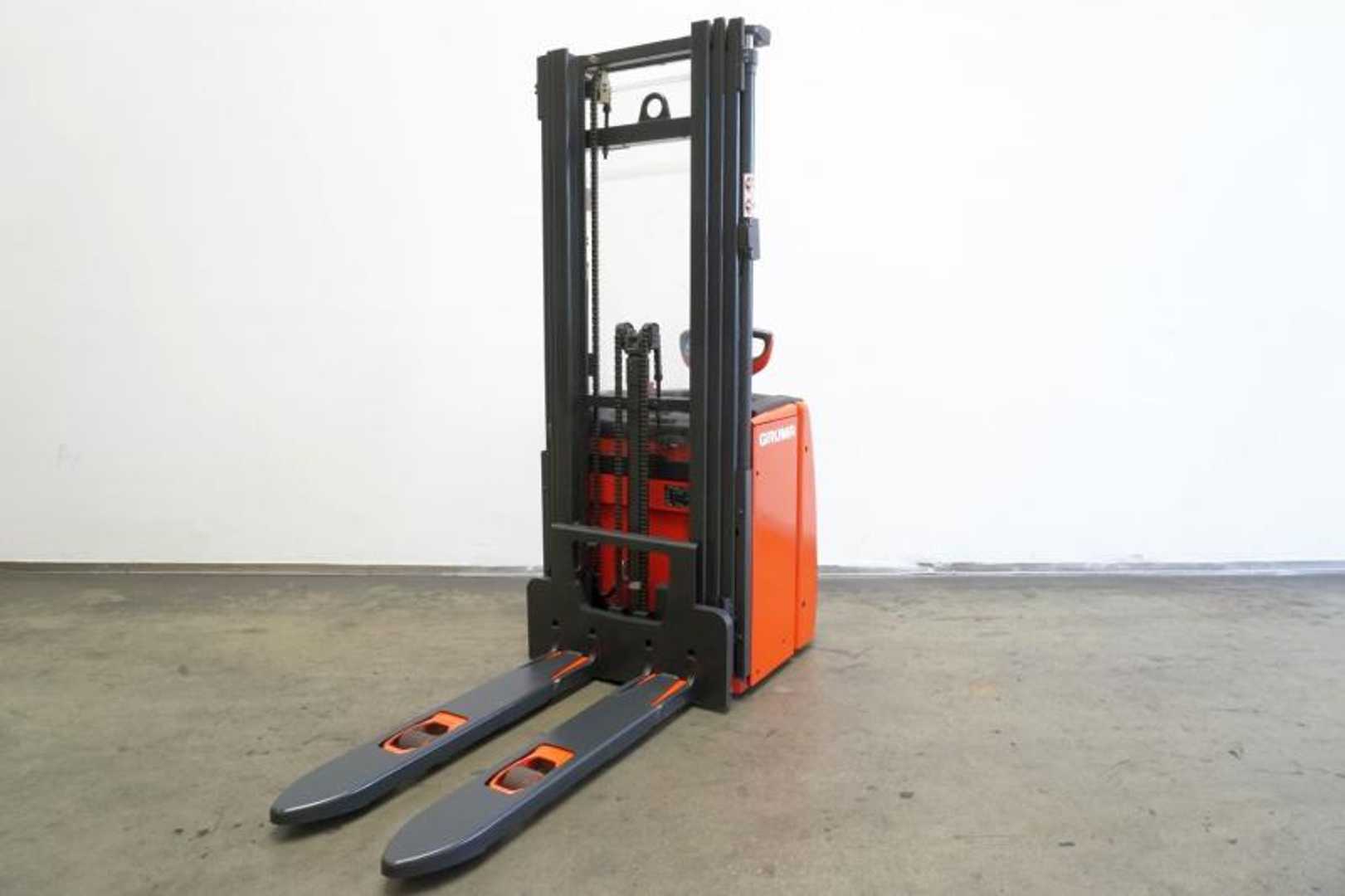 Used Forklift Linde L 16 1173 Aukšto kėlimo krautuvas su grąžulu (Image 2) Used Forklift Linde L 16 1173 Aukšto kėlimo krautuvas su grąžulu (Image 2)