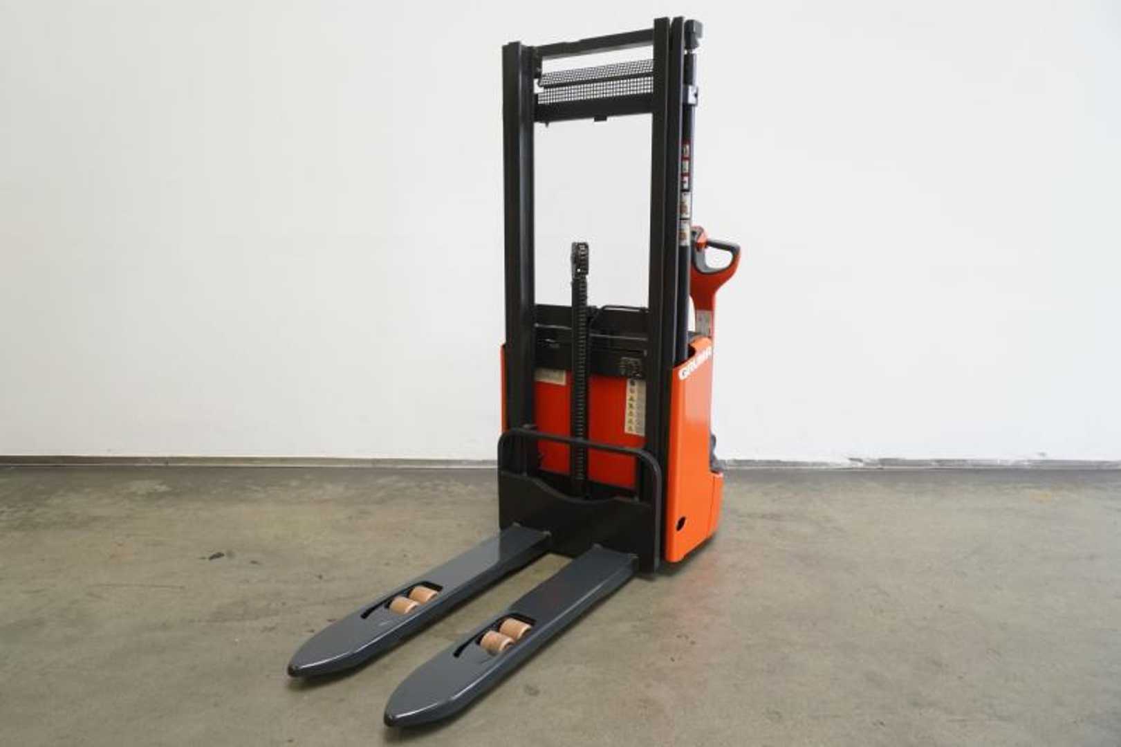 Used Forklift Linde L 12 1172 Aukšto kėlimo krautuvas su grąžulu (Image 2)