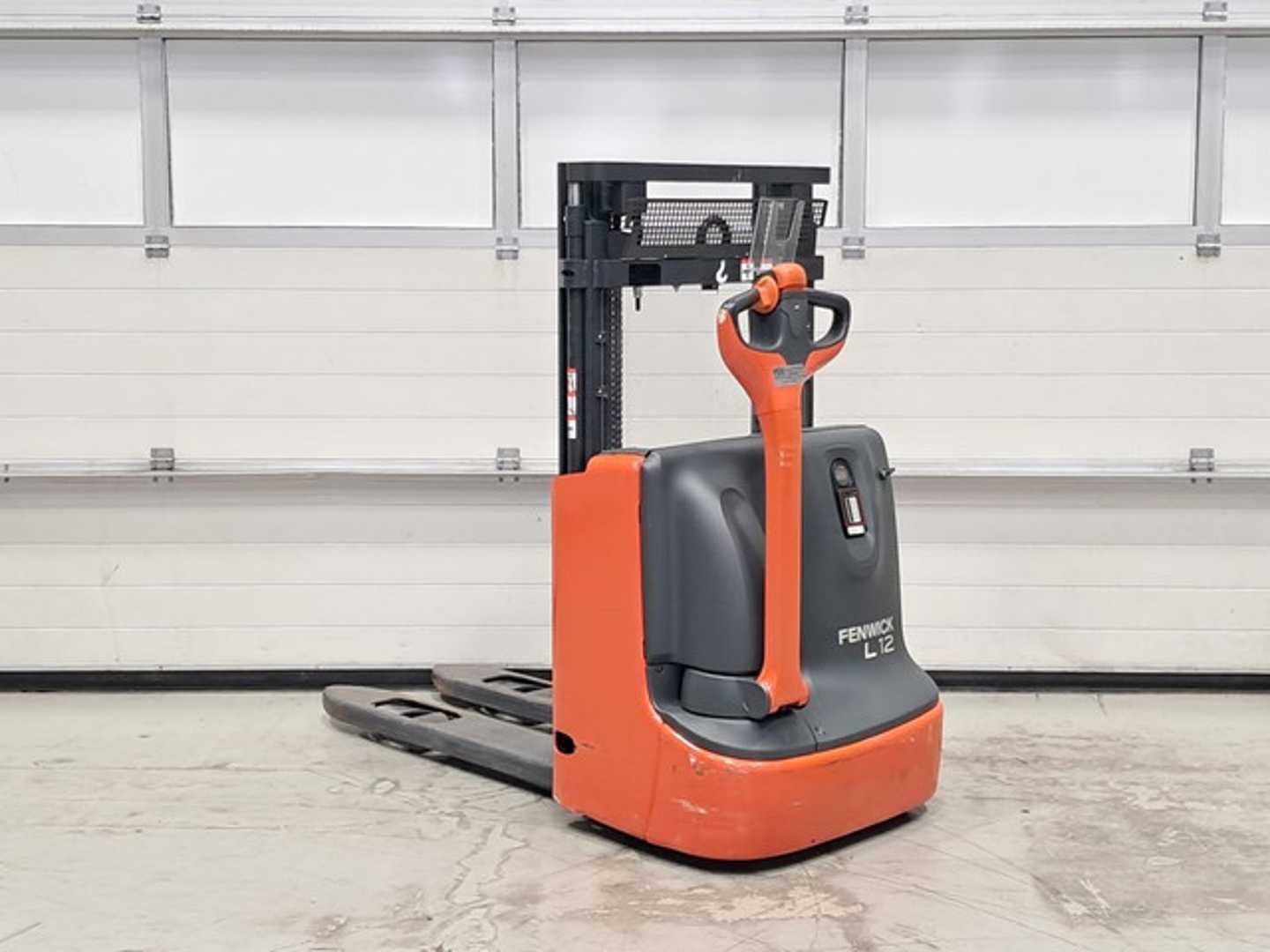 Used Forklift Linde L12 Aukšto kėlimo krautuvas su grąžulu (Image 3) Used Forklift Linde L12 Aukšto kėlimo krautuvas su grąžulu (Image 3)