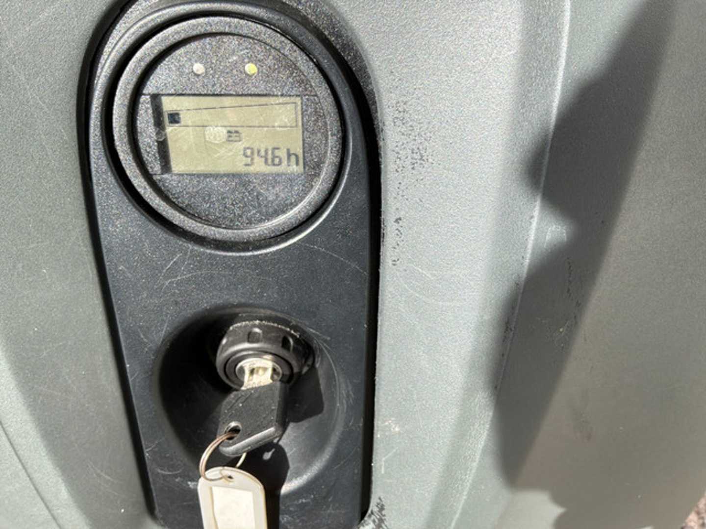 Used Forklift Linde L10 Aukšto kėlimo krautuvas su grąžulu (Image 4) Used Forklift Linde L10 Aukšto kėlimo krautuvas su grąžulu (Image 4)