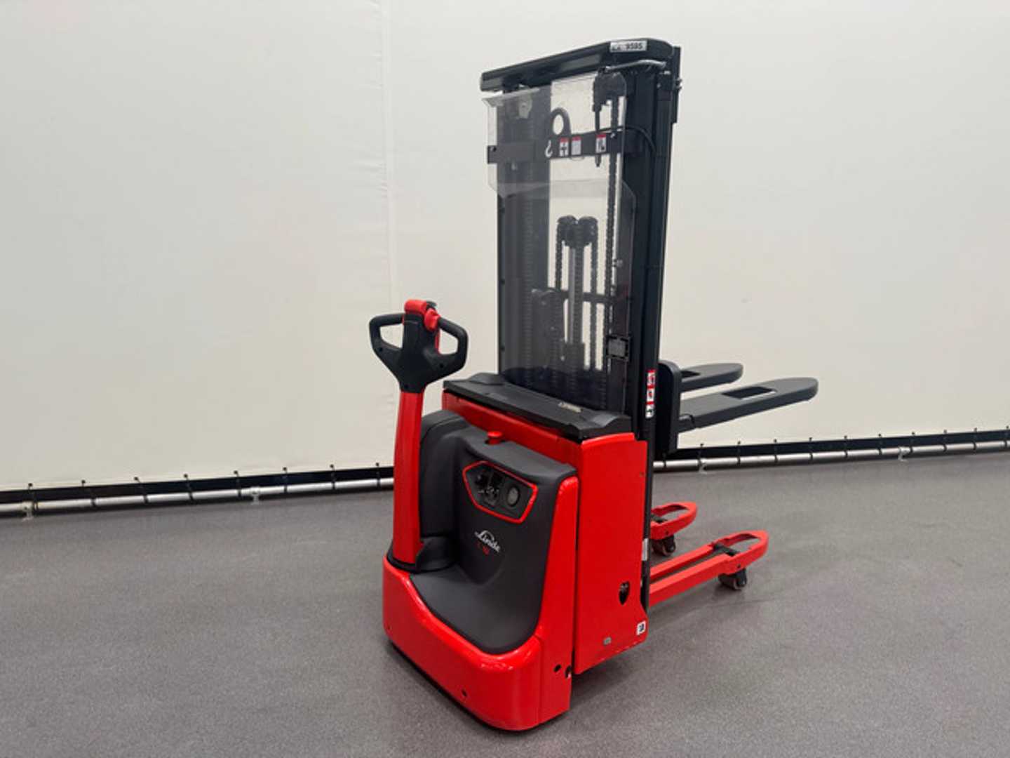Used Forklift Linde L 16 B-i Aukšto kėlimo krautuvas su grąžulu (Image 4) Used Forklift Linde L 16 B-i Aukšto kėlimo krautuvas su grąžulu (Image 4)