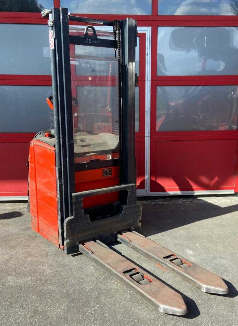Used Forklift Linde L16AP Aukšto kėlimo krautuvas su grąžulu (Image 2) Used Forklift Linde L16AP Aukšto kėlimo krautuvas su grąžulu (Image 2)