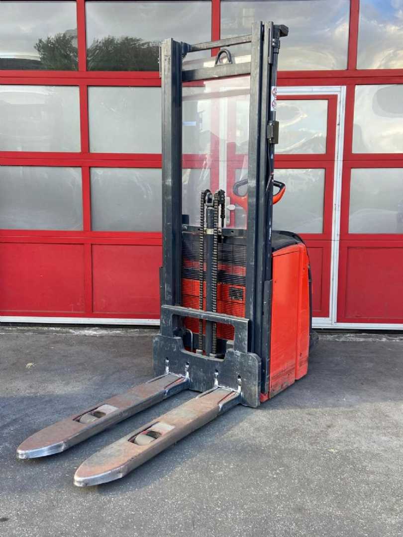 Used Forklift Linde L14AP Aukšto kėlimo krautuvas su grąžulu (Image 1)