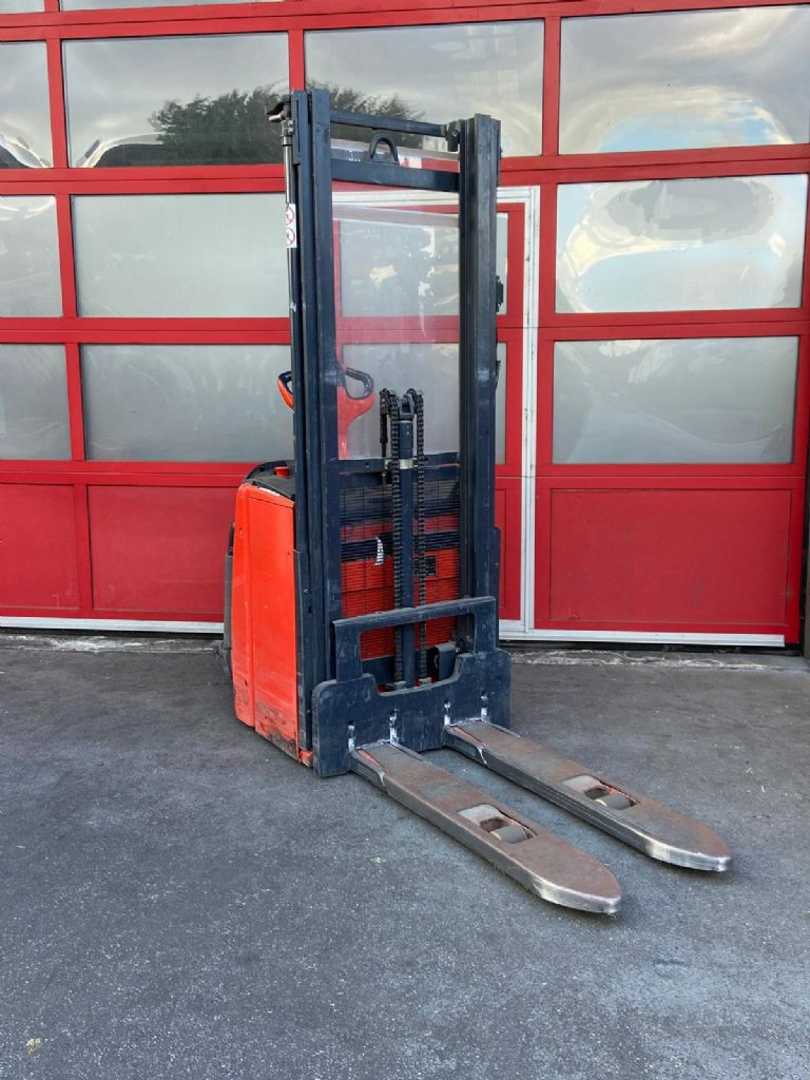 Used Forklift Linde L14AP Aukšto kėlimo krautuvas su grąžulu (Image 2)