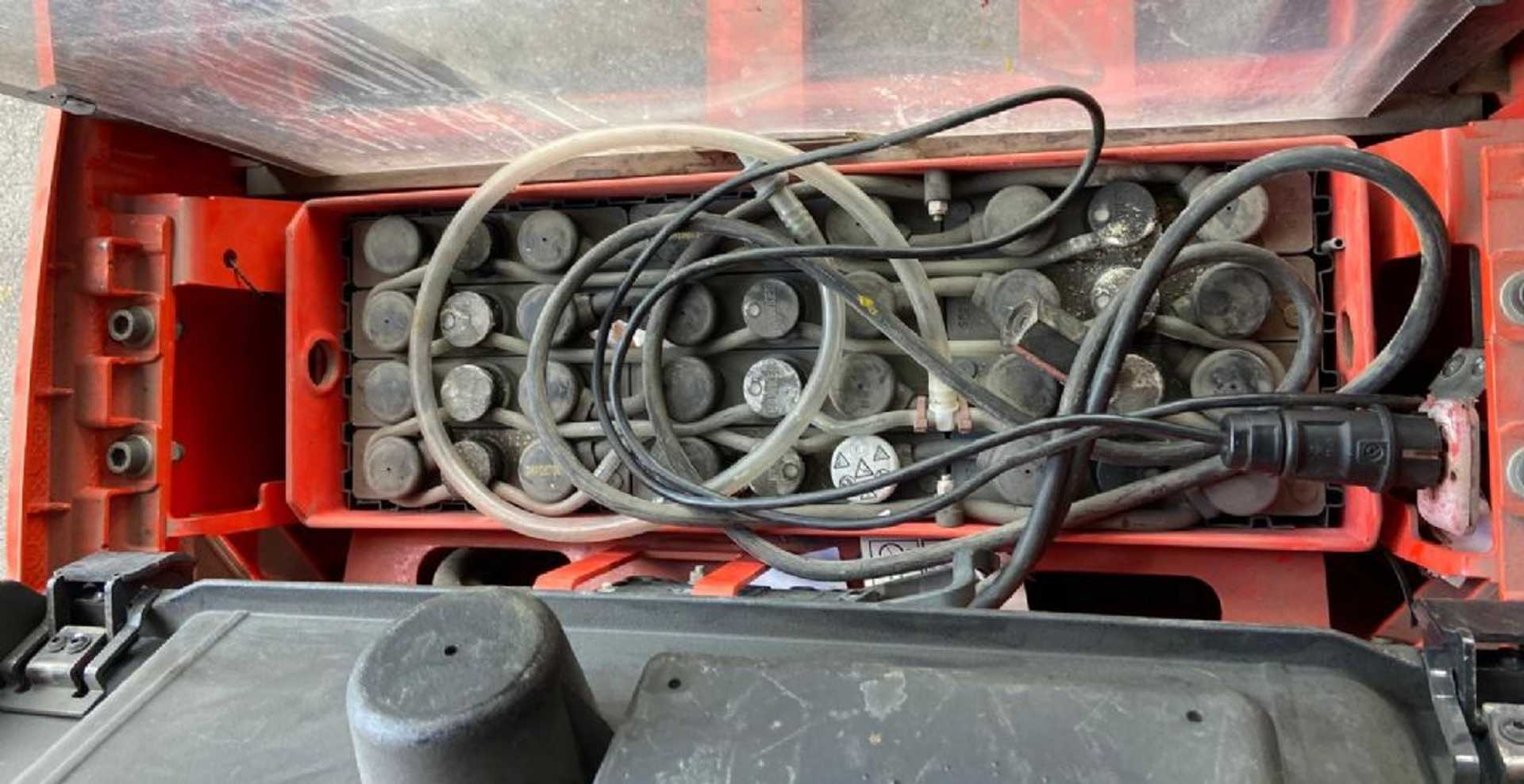 Used Forklift Linde L14AP Aukšto kėlimo krautuvas su grąžulu (Image 4) Used Forklift Linde L14AP Aukšto kėlimo krautuvas su grąžulu (Image 4)