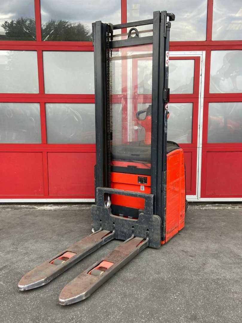 Used Forklift Linde L14AP Aukšto kėlimo krautuvas su grąžulu (Image 1)