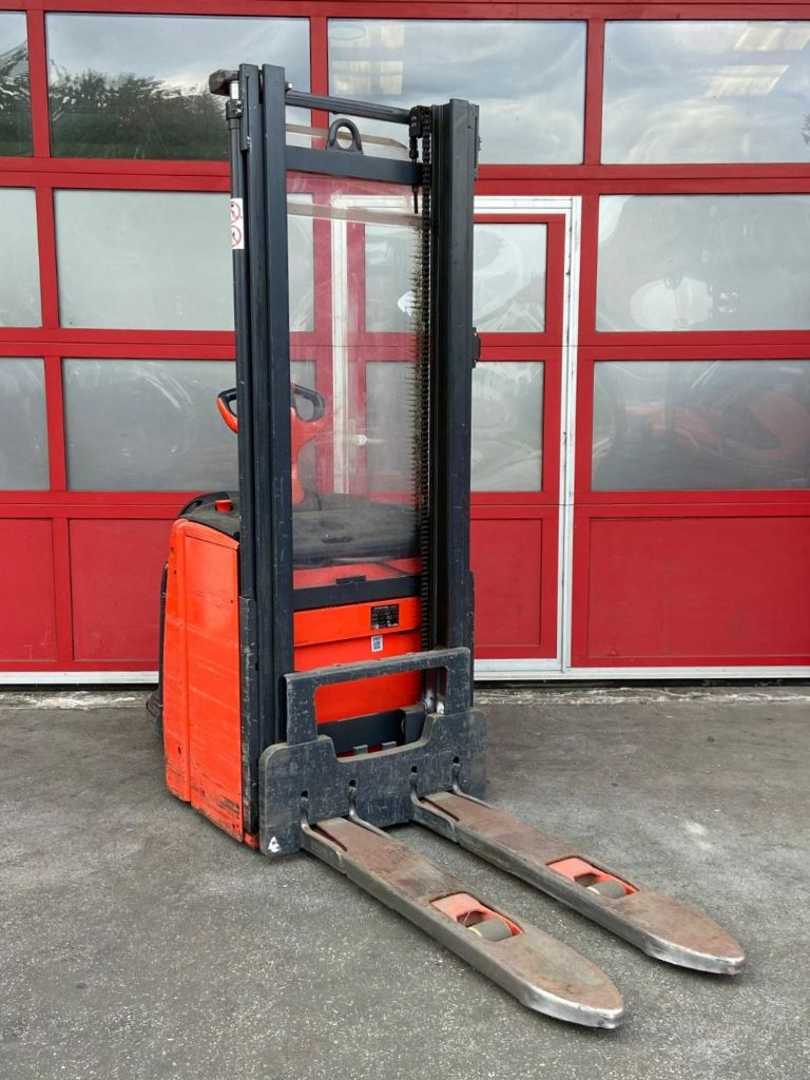 Used Forklift Linde L14AP Aukšto kėlimo krautuvas su grąžulu (Image 2)