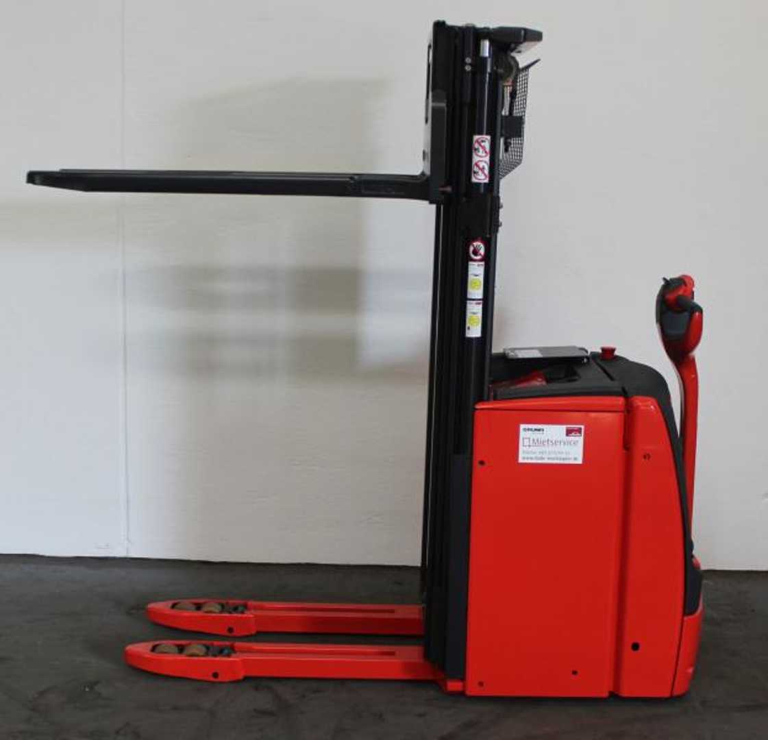 Used Forklift Linde L 14 i 1173 Aukšto kėlimo krautuvas su grąžulu (Image 4) Used Forklift Linde L 14 i 1173 Aukšto kėlimo krautuvas su grąžulu (Image 4)