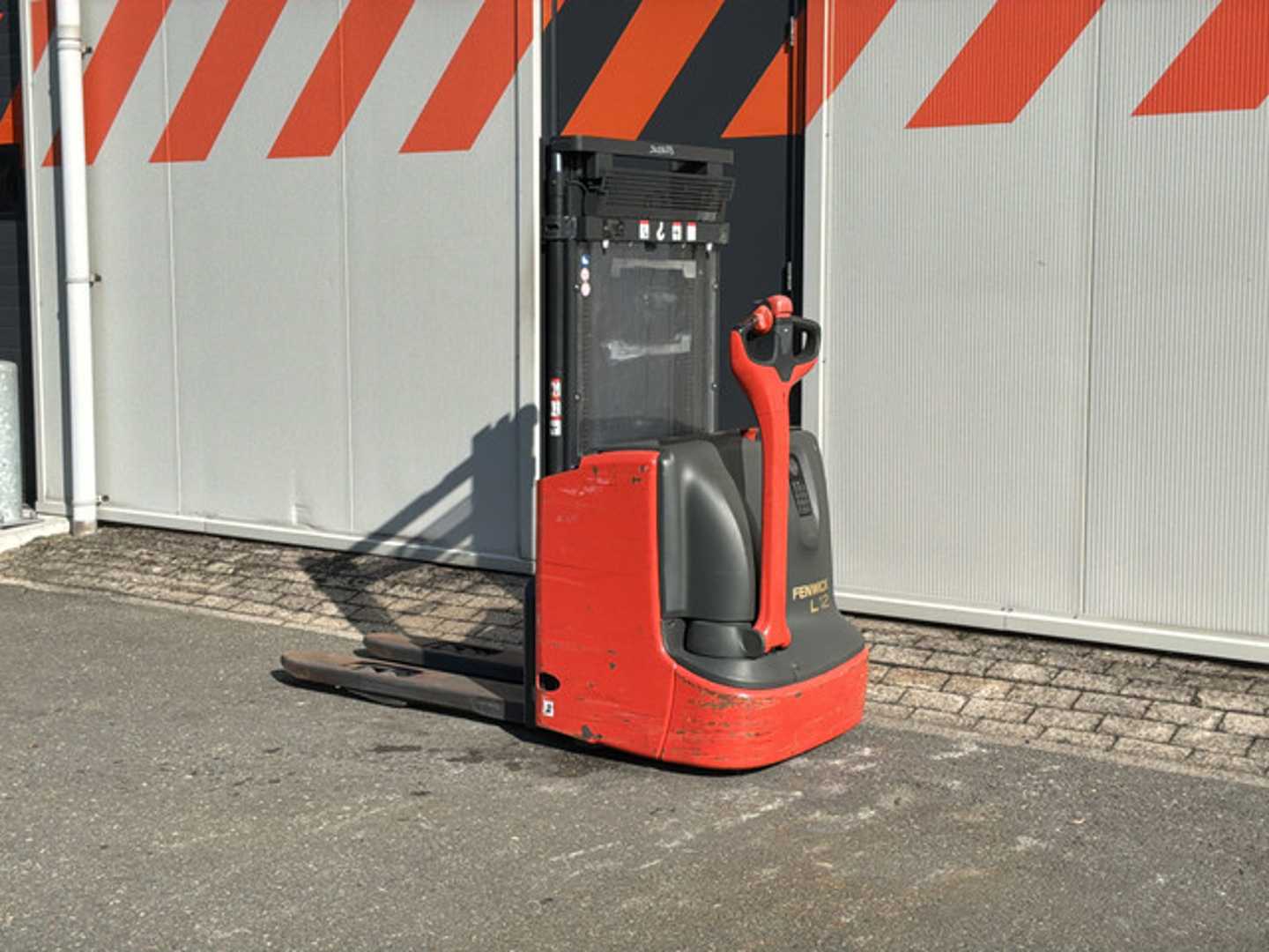 Used Forklift Linde L12I Aukšto kėlimo krautuvas su grąžulu (Image 2) Used Forklift Linde L12I Aukšto kėlimo krautuvas su grąžulu (Image 2)
