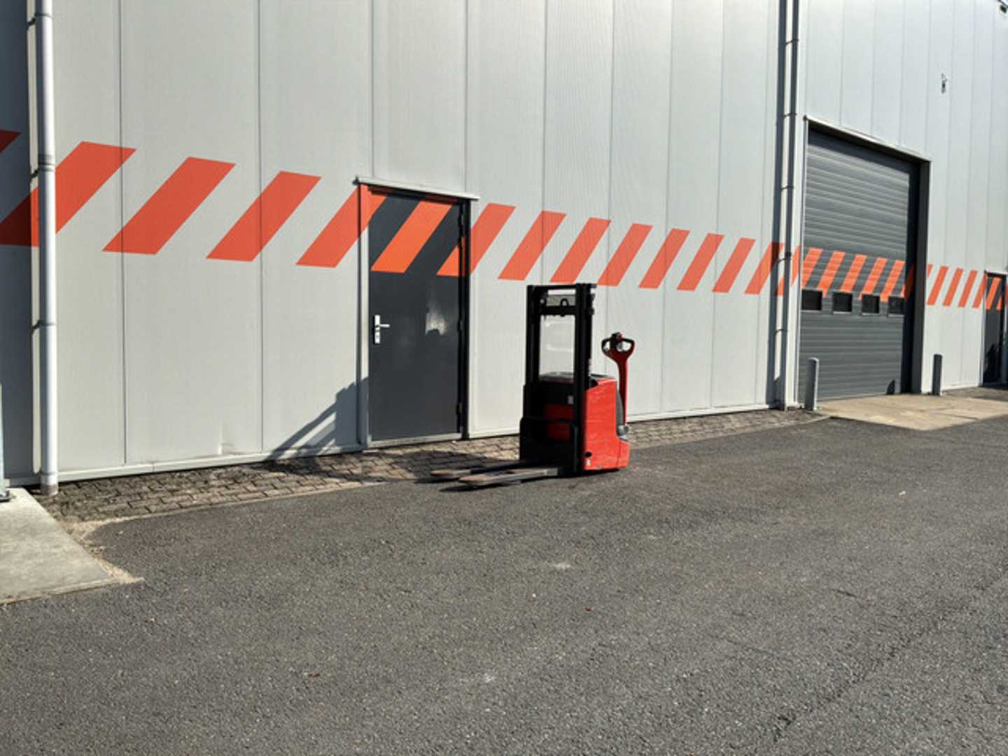 Used Forklift Linde L12I Aukšto kėlimo krautuvas su grąžulu (Image 5) Used Forklift Linde L12I Aukšto kėlimo krautuvas su grąžulu (Image 5)