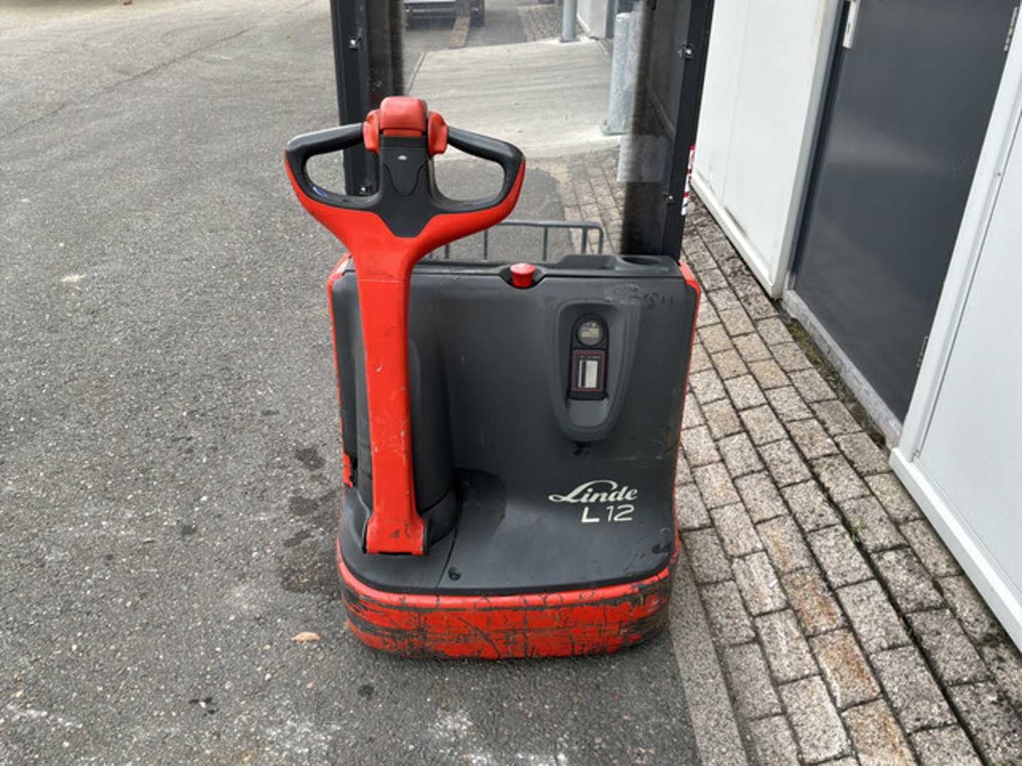 Used Forklift Linde L12 Aukšto kėlimo krautuvas su grąžulu (Image 3)