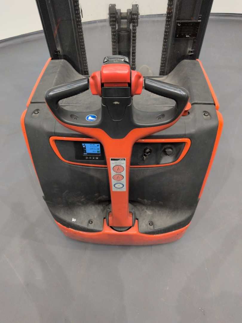 Used Forklift Linde L16I-1173-01 Aukšto kėlimo krautuvas su grąžulu (Image 3) Used Forklift Linde L16I-1173-01 Aukšto kėlimo krautuvas su grąžulu (Image 3)