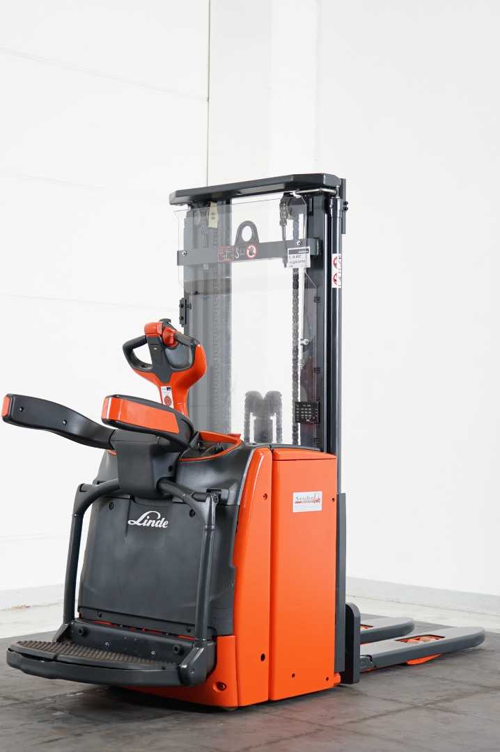 Used Forklift Linde L 16 AP I 1173-01 Aukšto kėlimo krautuvas su grąžulu (Image 9) Used Forklift Linde L 16 AP I 1173-01 Aukšto kėlimo krautuvas su grąžulu (Image 9)