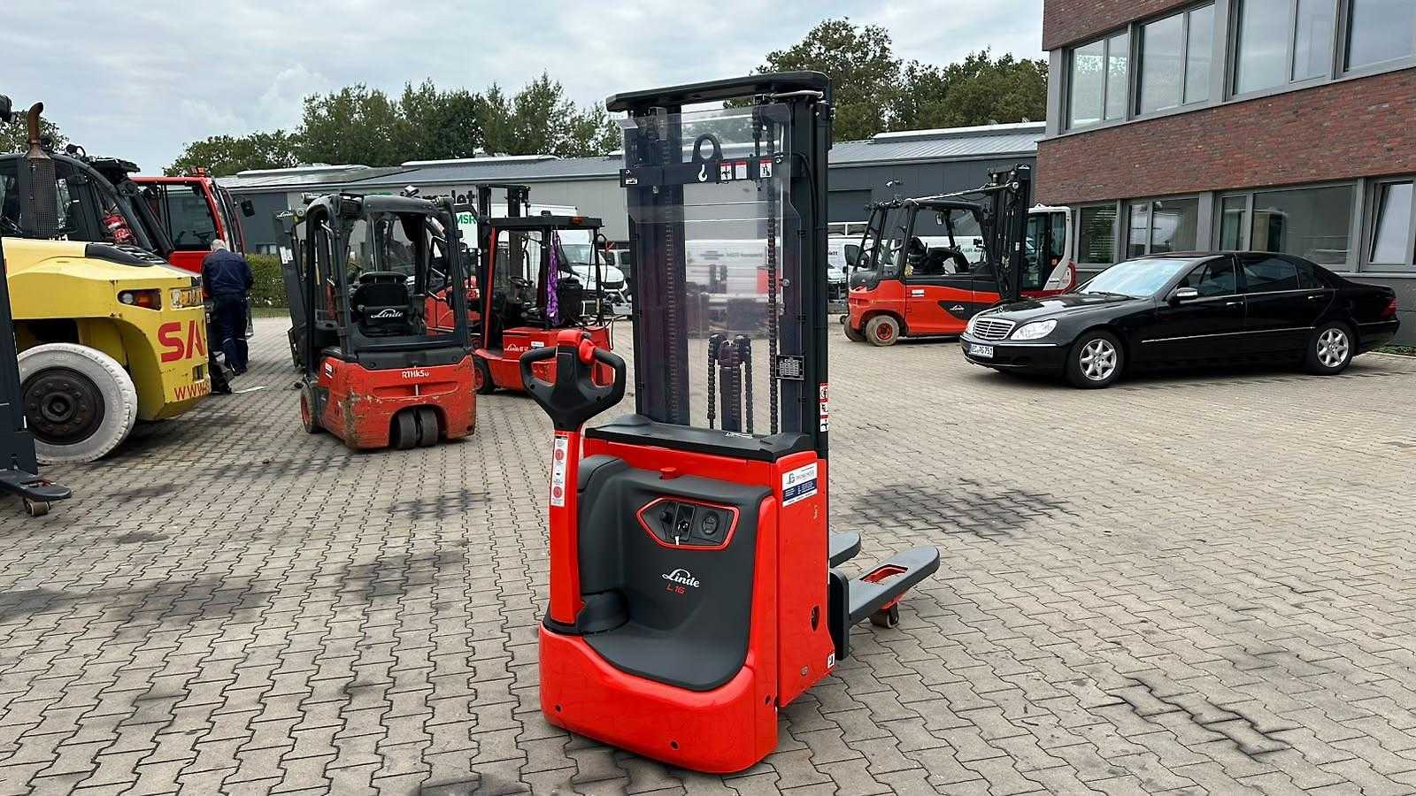 Used Forklift Linde L 16 I Aukšto kėlimo krautuvas su grąžulu (Image 3) Used Forklift Linde L 16 I Aukšto kėlimo krautuvas su grąžulu (Image 3)