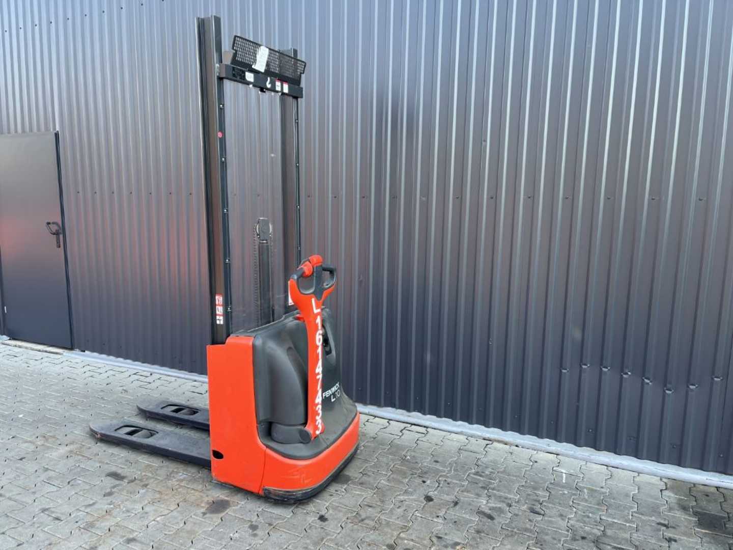 Used Forklift Linde L10B Aukšto kėlimo krautuvas su grąžulu (Image 3) Used Forklift Linde L10B Aukšto kėlimo krautuvas su grąžulu (Image 3)