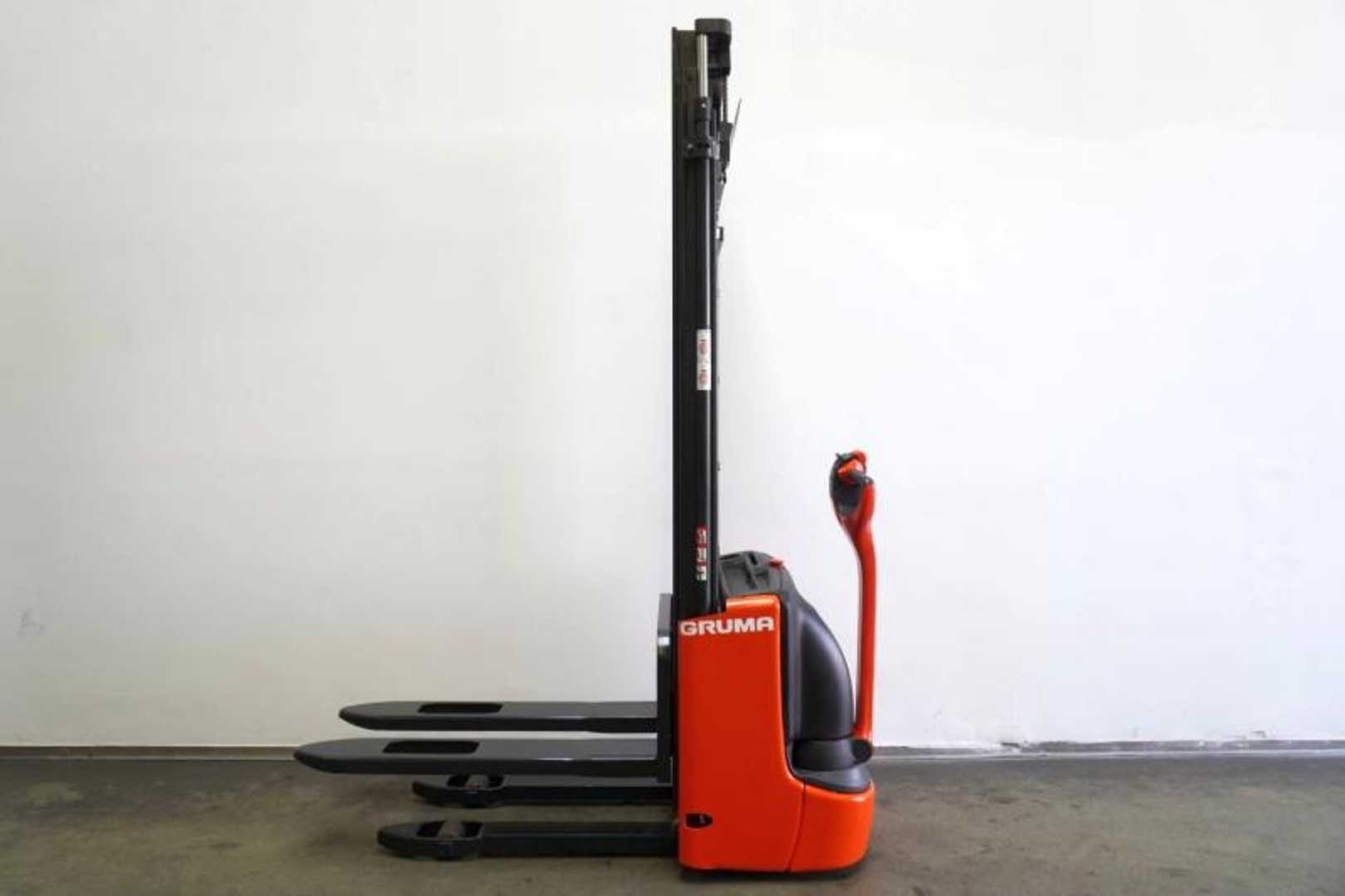 Used Forklift Linde L 12 1172 Aukšto kėlimo krautuvas su grąžulu (Image 4) Used Forklift Linde L 12 1172 Aukšto kėlimo krautuvas su grąžulu (Image 4)
