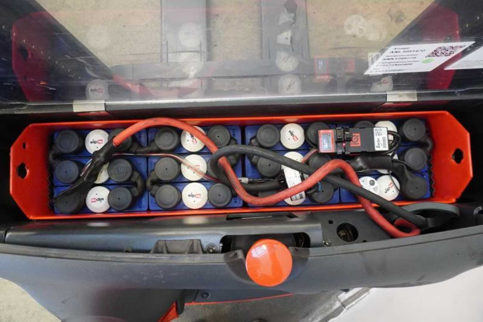 Used Forklift Linde L 12 1172 Aukšto kėlimo krautuvas su grąžulu (Image 4) Used Forklift Linde L 12 1172 Aukšto kėlimo krautuvas su grąžulu (Image 4)