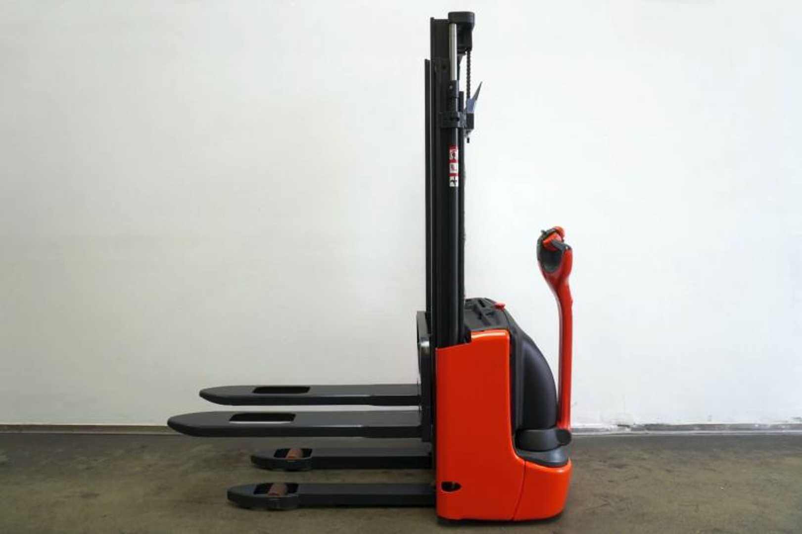 Used Forklift Linde L 12 1172 Aukšto kėlimo krautuvas su grąžulu (Image 3)