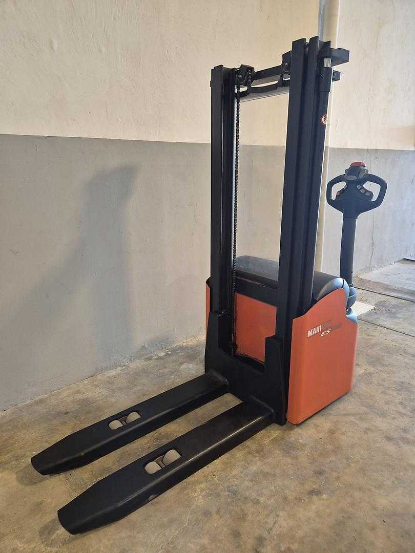 Used Forklift Manitou A14 Aukšto kėlimo krautuvas su grąžulu (Image 5)