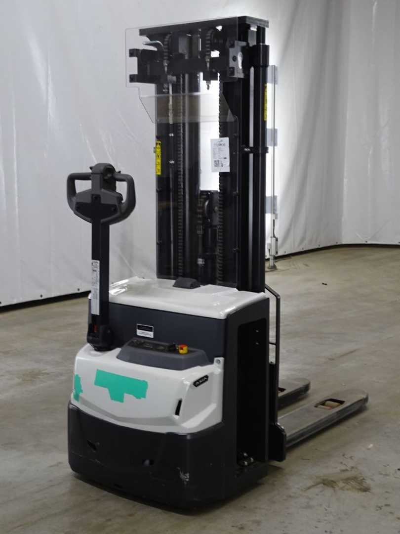 Used Forklift Mitsubishi SBP12N3 Aukšto kėlimo krautuvas su grąžulu (Image 2) Used Forklift Mitsubishi SBP12N3 Aukšto kėlimo krautuvas su grąžulu (Image 2)
