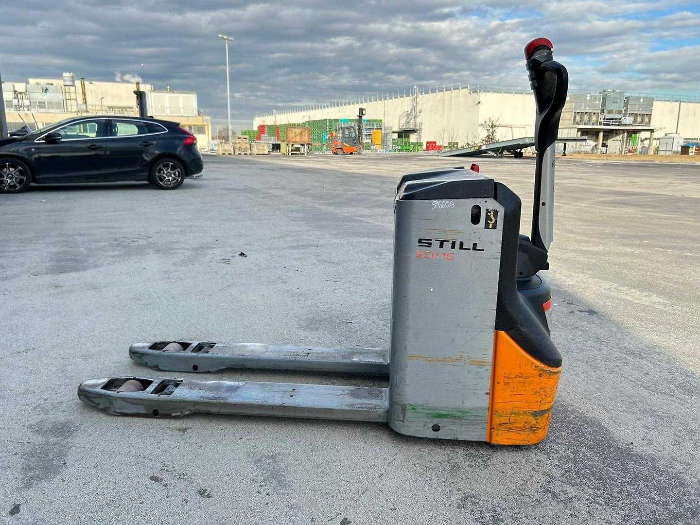 Used Forklift STILL ECU 16 Aukšto kėlimo krautuvas su grąžulu (Image 2) Used Forklift STILL ECU 16 Aukšto kėlimo krautuvas su grąžulu (Image 2)