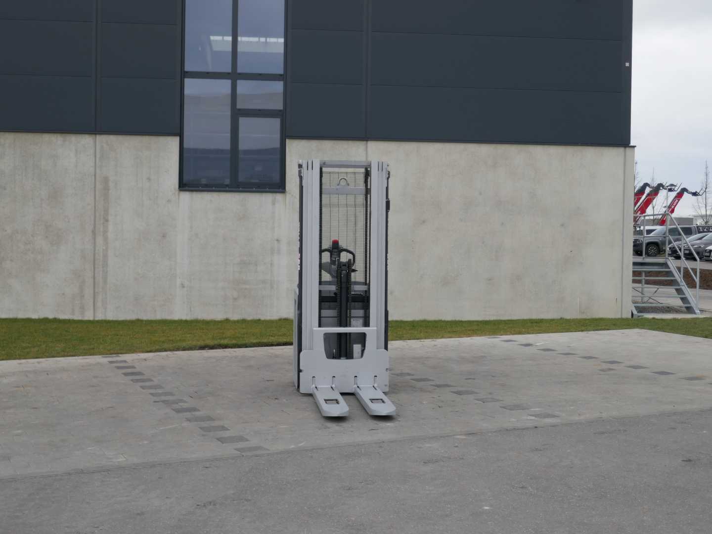 Used Forklift STILL EXV 20i Aukšto kėlimo krautuvas su grąžulu (Image 3) Used Forklift STILL EXV 20i Aukšto kėlimo krautuvas su grąžulu (Image 3)
