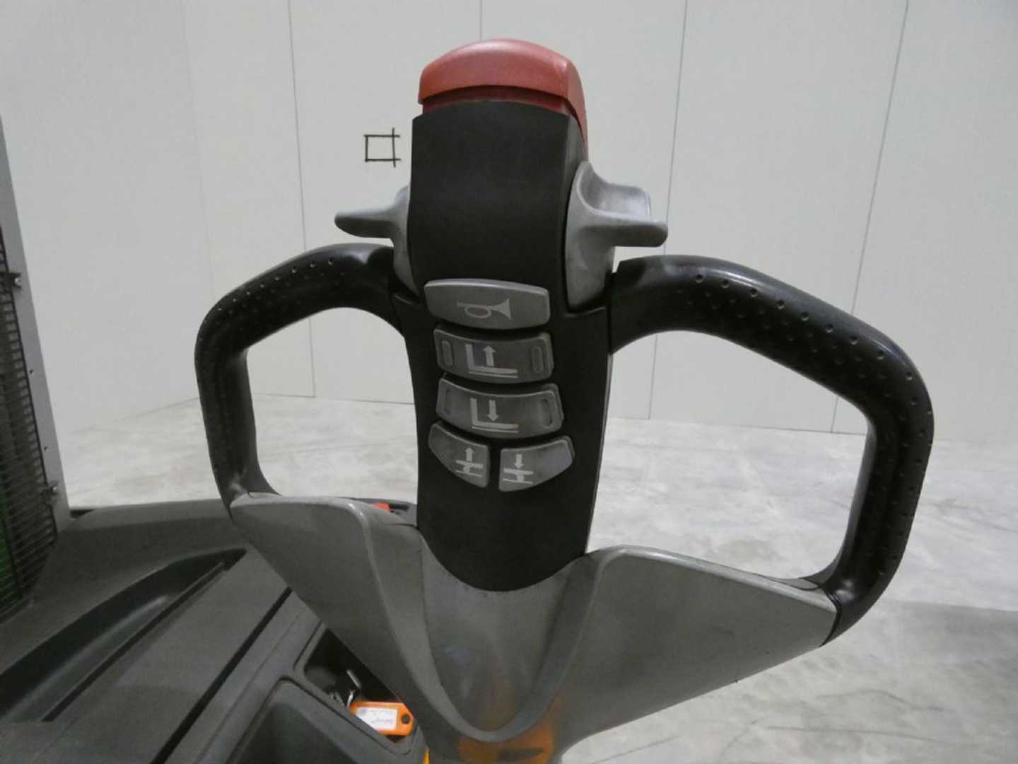 Used Forklift STILL EXV20I Aukšto kėlimo krautuvas su grąžulu (Image 3) Used Forklift STILL EXV20I Aukšto kėlimo krautuvas su grąžulu (Image 3)