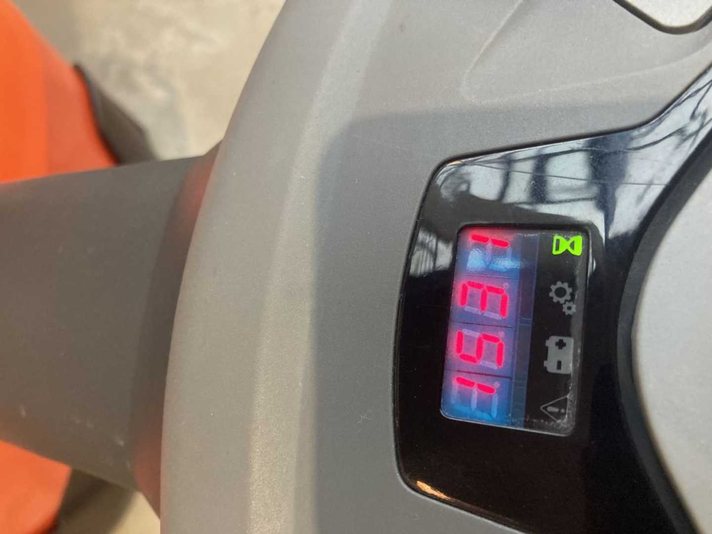 Used Forklift Toyota SWE 200 D / 1537 Std. / überholt Aukšto kėlimo krautuvas su grąžulu (Image 9) Used Forklift Toyota SWE 200 D / 1537 Std. / überholt Aukšto kėlimo krautuvas su grąžulu (Image 9)