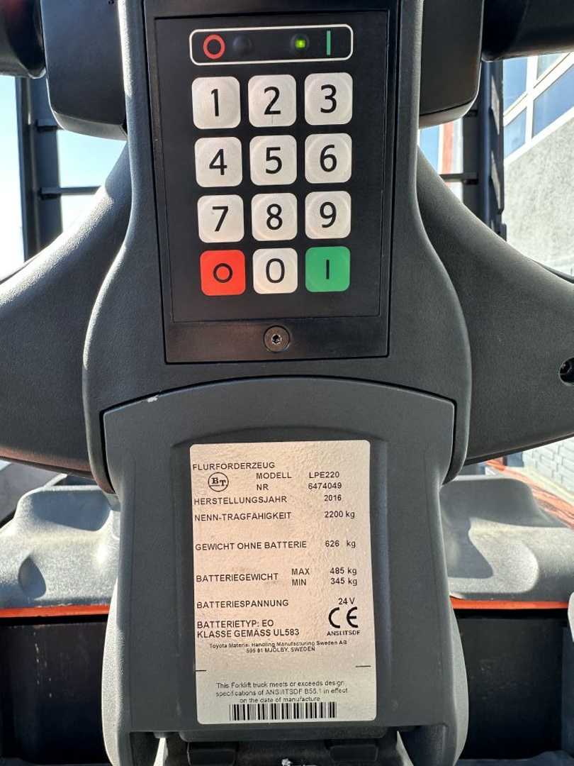 Used Forklift Toyota LPE 220 Baujahr 2016 Stunden 1824 Gabellänge 2,4 M Aukšto kėlimo krautuvas su grąžulu (Image 4) Used Forklift Toyota LPE 220 Baujahr 2016 Stunden 1824 Gabellänge 2,4 M Aukšto kėlimo krautuvas su grąžulu (Image 4)