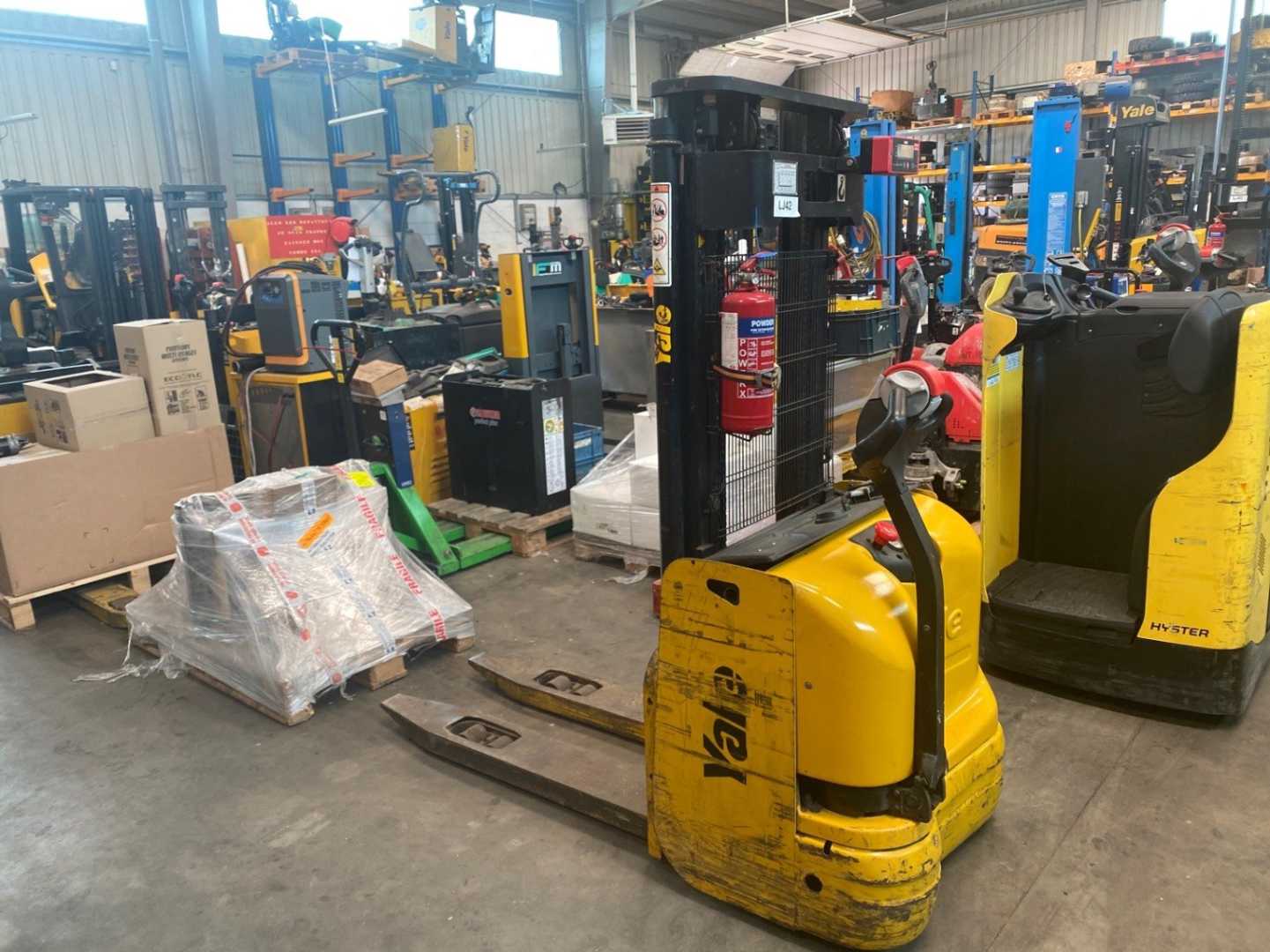 Used Forklift Yale Gerbeur accompagnant avec pesage Ravas Aukšto kėlimo krautuvas su grąžulu (Image 5) Used Forklift Yale Gerbeur accompagnant avec pesage Ravas Aukšto kėlimo krautuvas su grąžulu (Image 5)