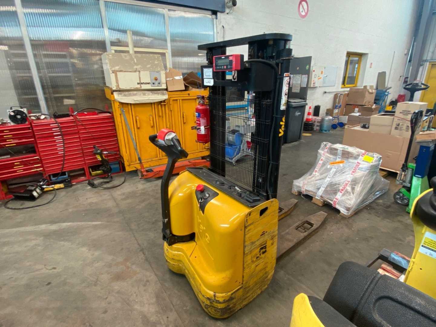 Used Forklift Yale Gerbeur accompagnant avec pesage Ravas Aukšto kėlimo krautuvas su grąžulu (Image 12) Used Forklift Yale Gerbeur accompagnant avec pesage Ravas Aukšto kėlimo krautuvas su grąžulu (Image 12)