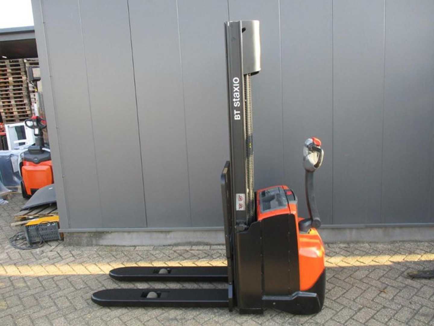 Used Forklift BT SWE120 Aukšto kėlimo krautuvas su vairuotojo stovu (ar keleivio platforma) (Image 1)