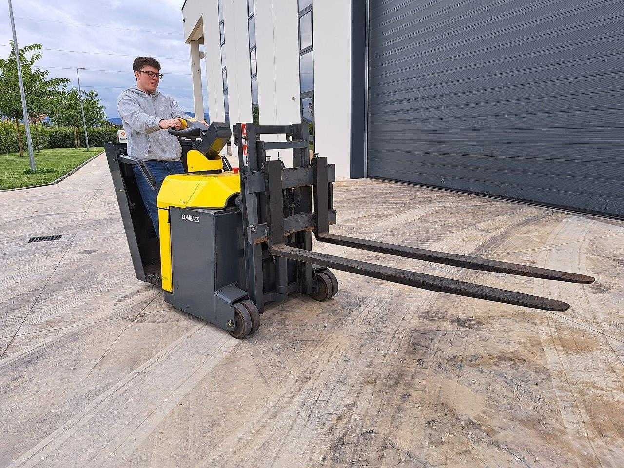 Used Forklift Combilift CS Aukšto kėlimo krautuvas su vairuotojo stovu (ar keleivio platforma) (Image 3) Used Forklift Combilift CS Aukšto kėlimo krautuvas su vairuotojo stovu (ar keleivio platforma) (Image 3)