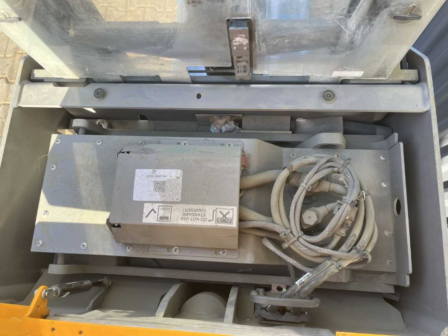 Used Forklift Jungheinrich ERD220 Aukšto kėlimo krautuvas su vairuotojo stovu (ar keleivio platforma) (Image 6) Used Forklift Jungheinrich ERD220 Aukšto kėlimo krautuvas su vairuotojo stovu (ar keleivio platforma) (Image 6)